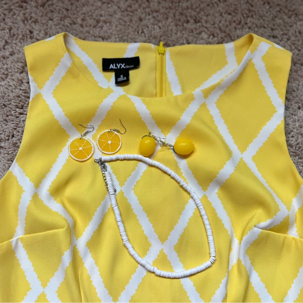 2 Alyx Yellow Sleeveless Diamond Pattern and pink flowers dress ๐๐ฎ๐น๐๐ฎ๐น and pink - Picture 3 of 7